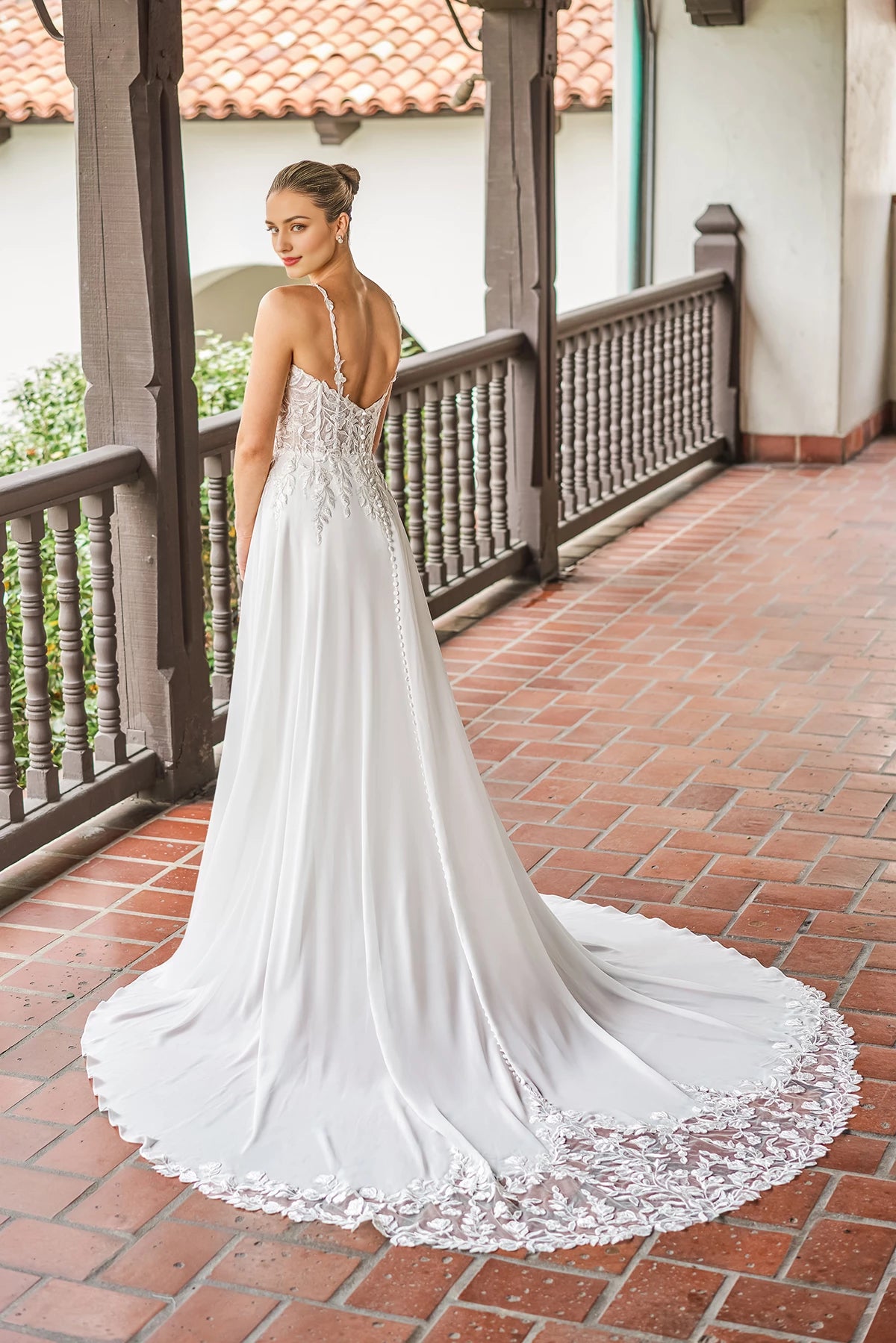 Deep V-neck off shoulder sleeveless lace applique thin shoulder strap backless and floor length wedding dress